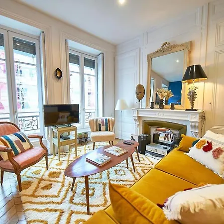 Apartment Charming Cocoon Slopes Of Croix-rousse Place Sathonay Lyon