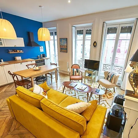 Le Terme Beautifully Decorated In Downtown Apartman *